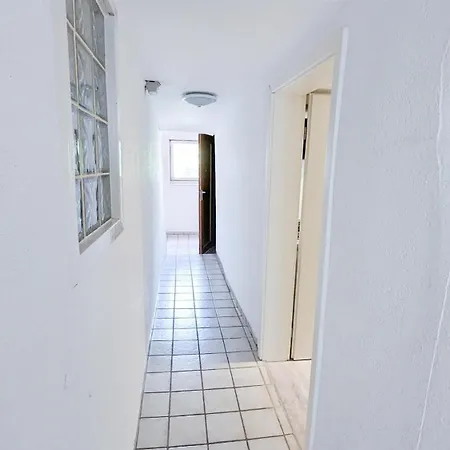Alfa-ludwigsburg-city-3-zimmer-5-betten-kueche-netflix-inet-wm Apartment