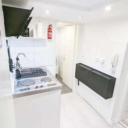Apartment Alfa-ludwigsburg-city-3-zimmer-5-betten-kueche-netflix-inet-wm